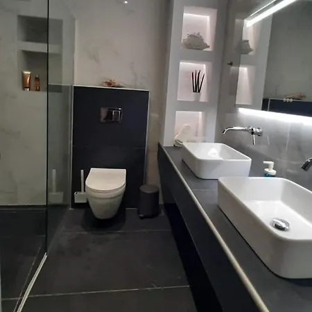 Dorian Apartment